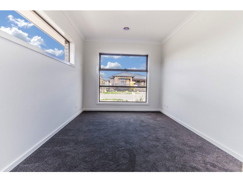 41 Highfield Drive, Mickleham VIC 3064