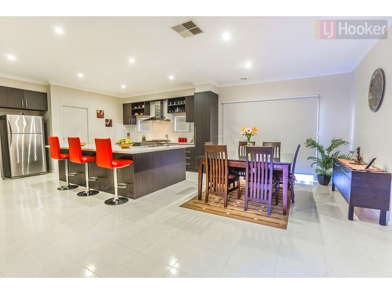 16 Pymble Gardens, Craigieburn VIC 3064