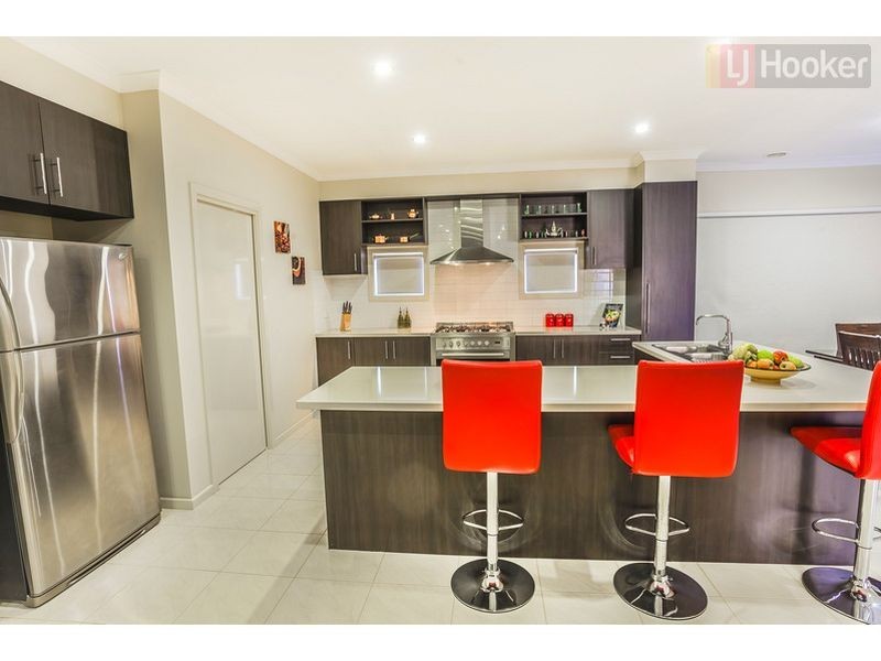 16 Pymble Gardens, Craigieburn VIC 3064