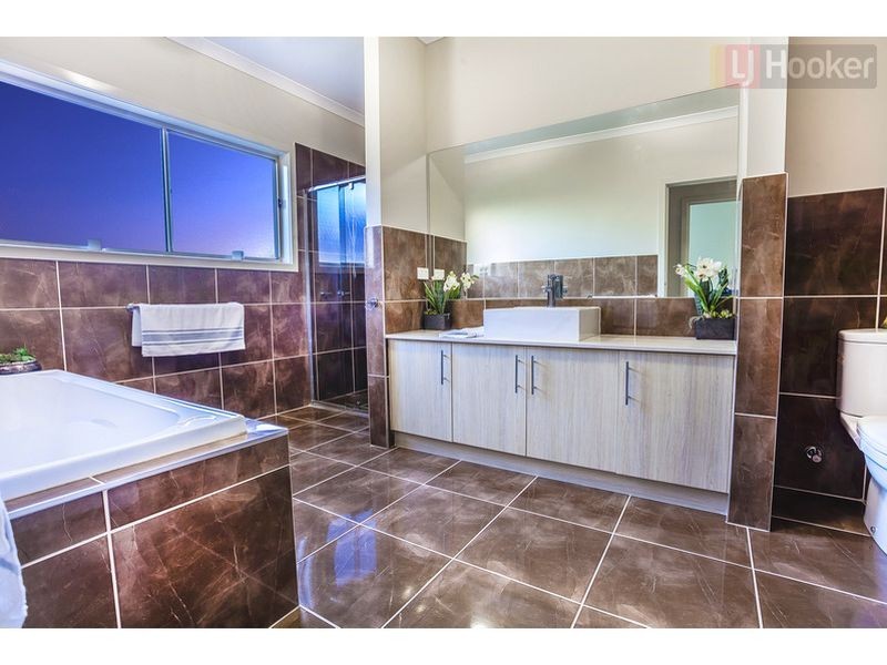 16 Pymble Gardens, Craigieburn VIC 3064