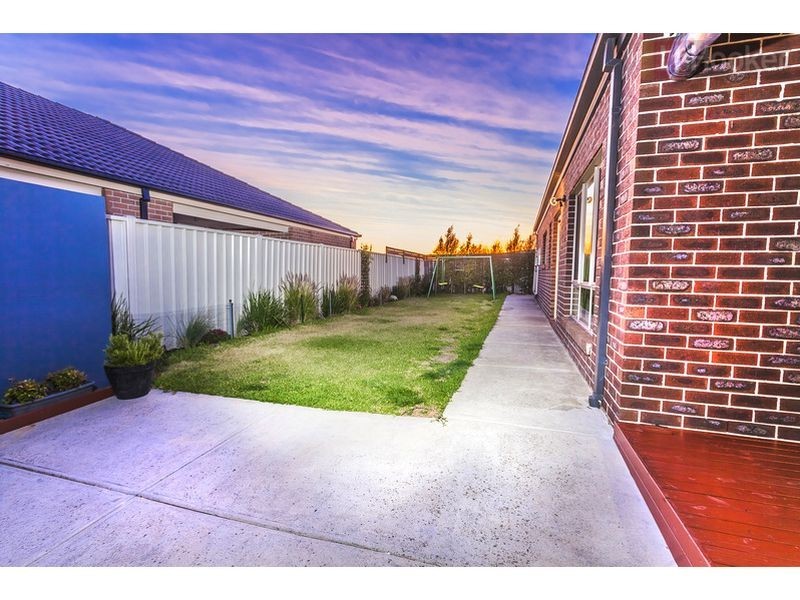 16 Pymble Gardens, Craigieburn VIC 3064