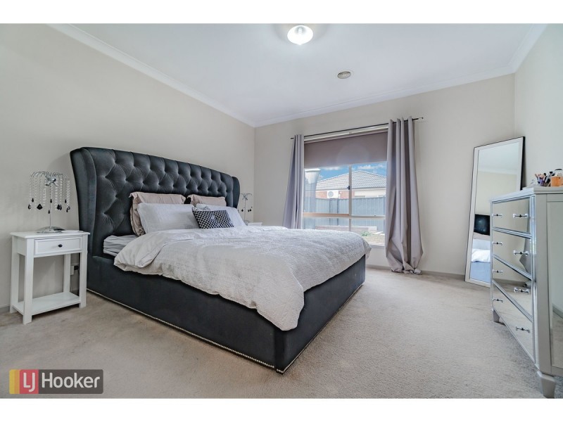 9 Falls Avenue, Craigieburn VIC 3064