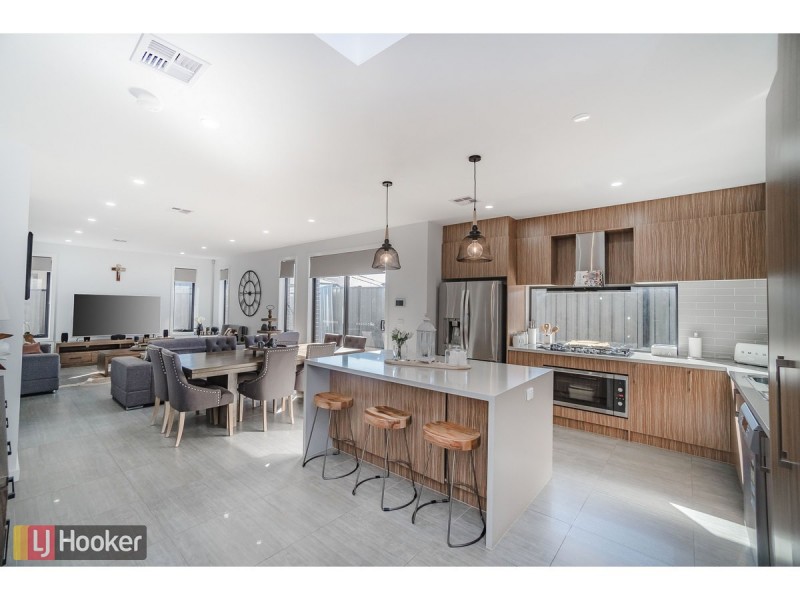 40 Admiration Drive, Craigieburn VIC 3064