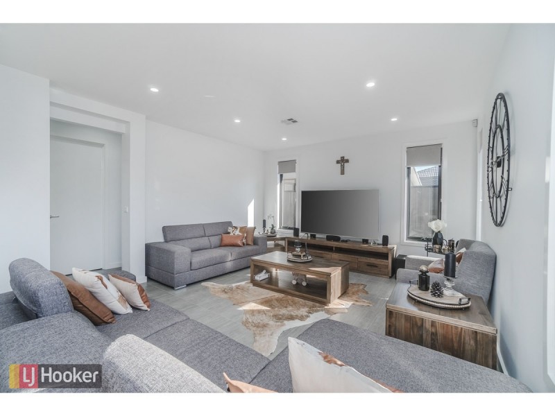 40 Admiration Drive, Craigieburn VIC 3064