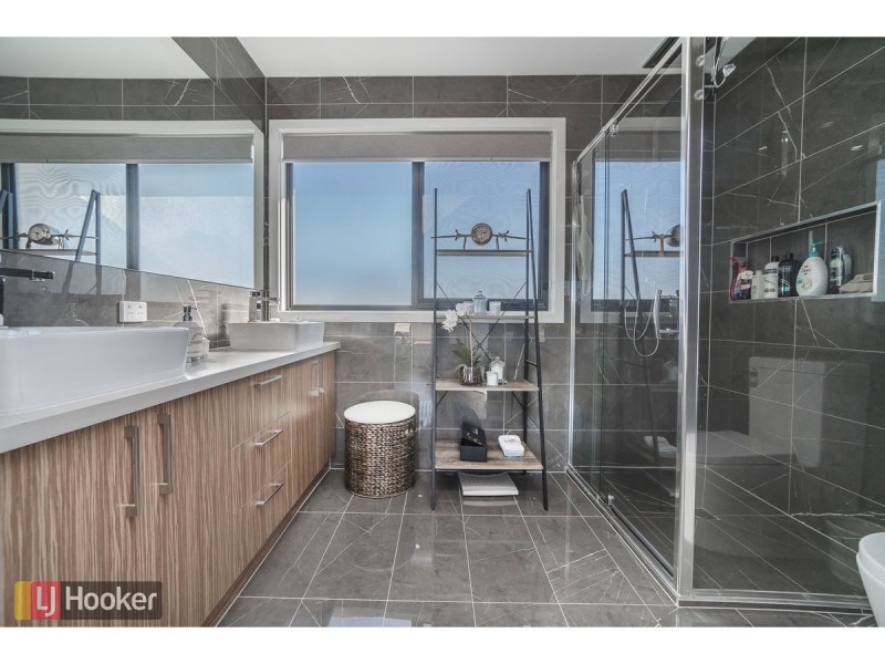 40 Admiration Drive, Craigieburn VIC 3064