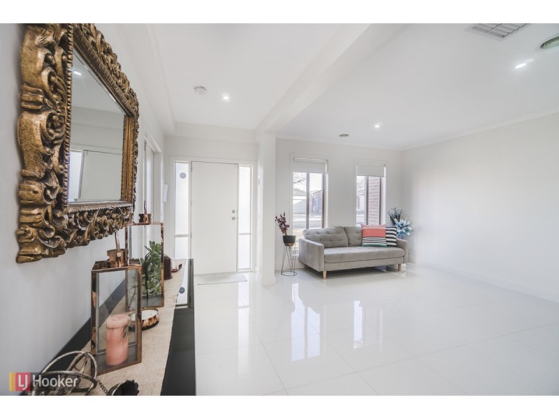 14 Beechville Place, Craigieburn VIC 3064