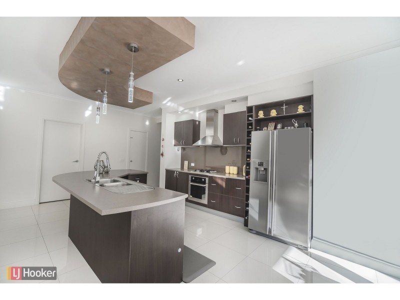 14 Beechville Place, Craigieburn VIC 3064