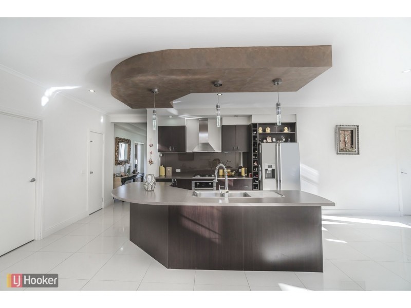 14 Beechville Place, Craigieburn VIC 3064