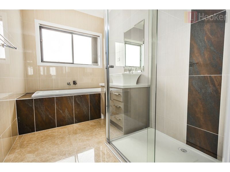 17 Biltmore Crescent, Roxburgh Park VIC 3064