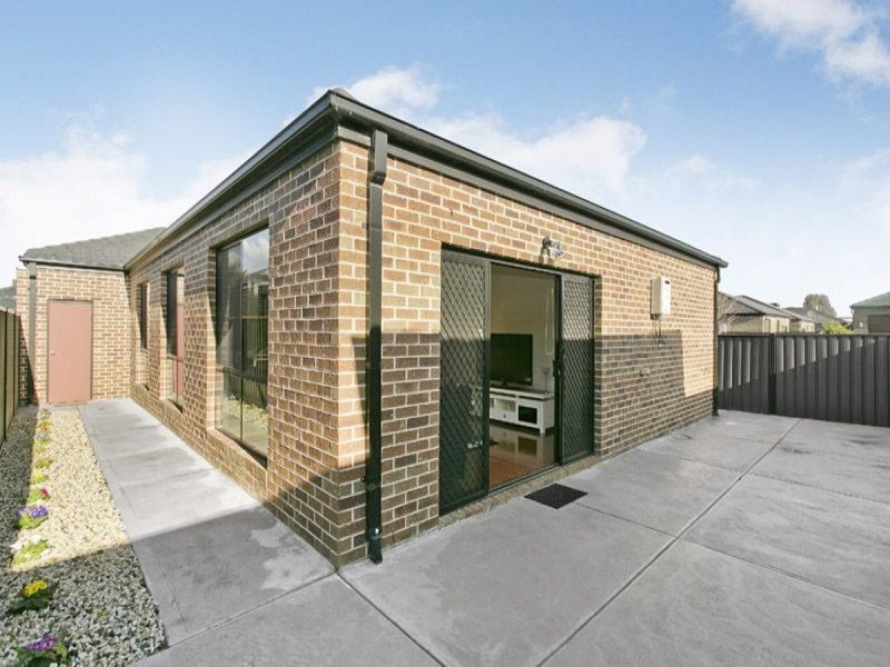 9 Highclere Street, Craigieburn VIC 3064