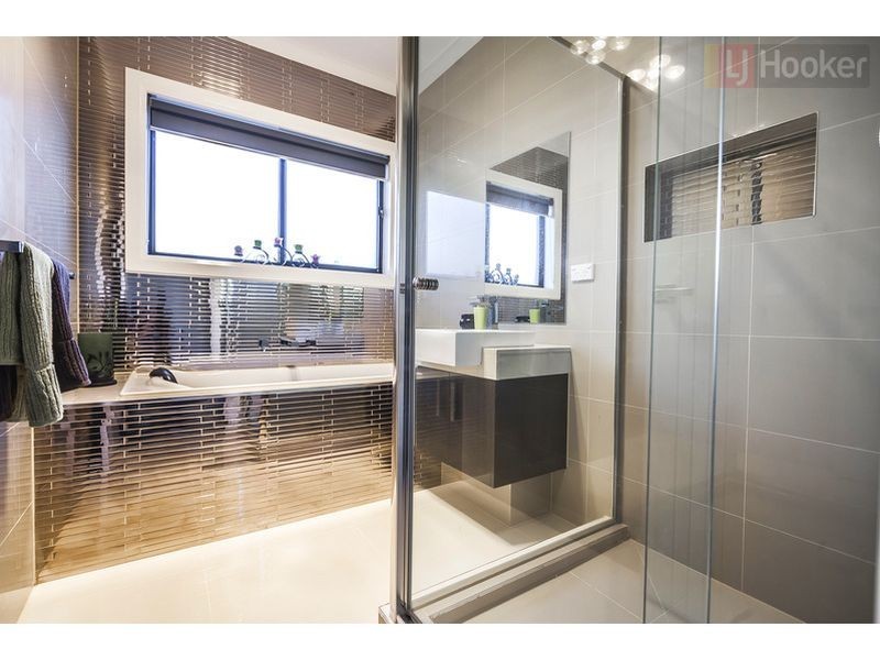 4 Maisie Court, Roxburgh Park VIC 3064