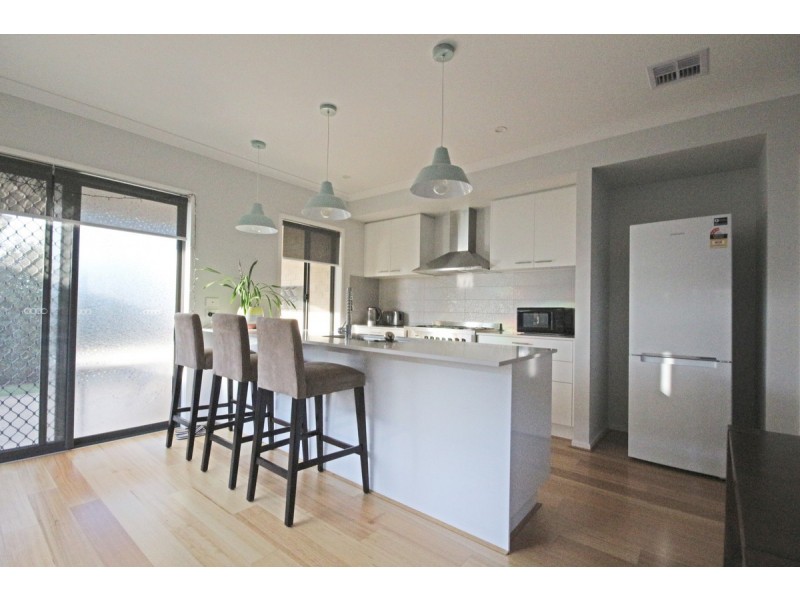 12 Calm Avenue, Craigieburn VIC 3064