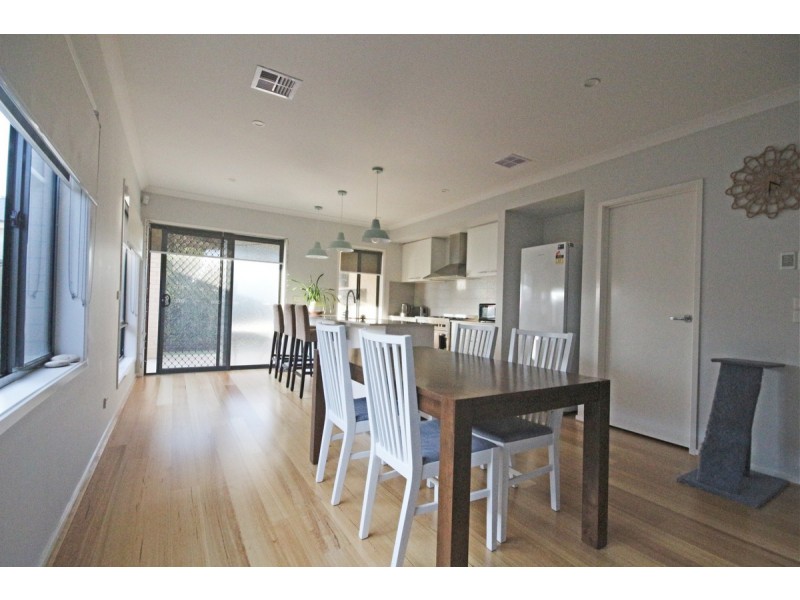 12 Calm Avenue, Craigieburn VIC 3064