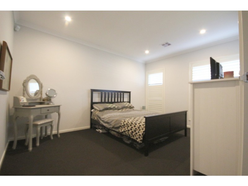 12 Calm Avenue, Craigieburn VIC 3064