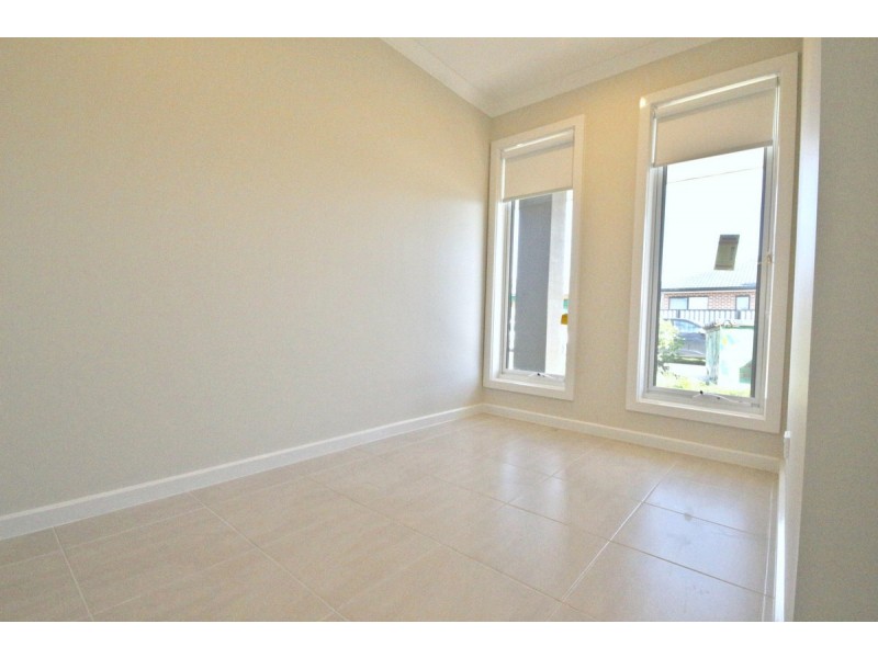 28 Loudon Circuit, Craigieburn VIC 3064