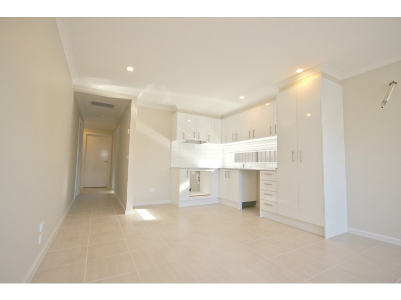 28 Loudon Circuit, Craigieburn VIC 3064