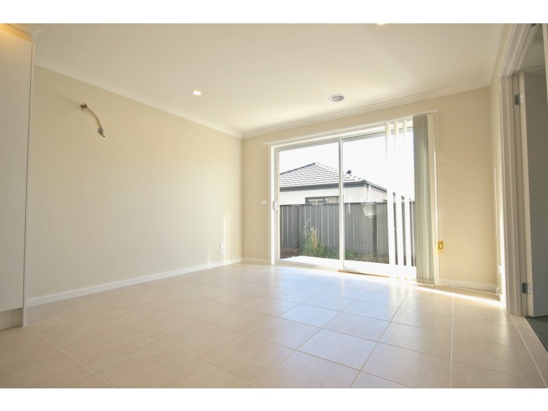 28 Loudon Circuit, Craigieburn VIC 3064