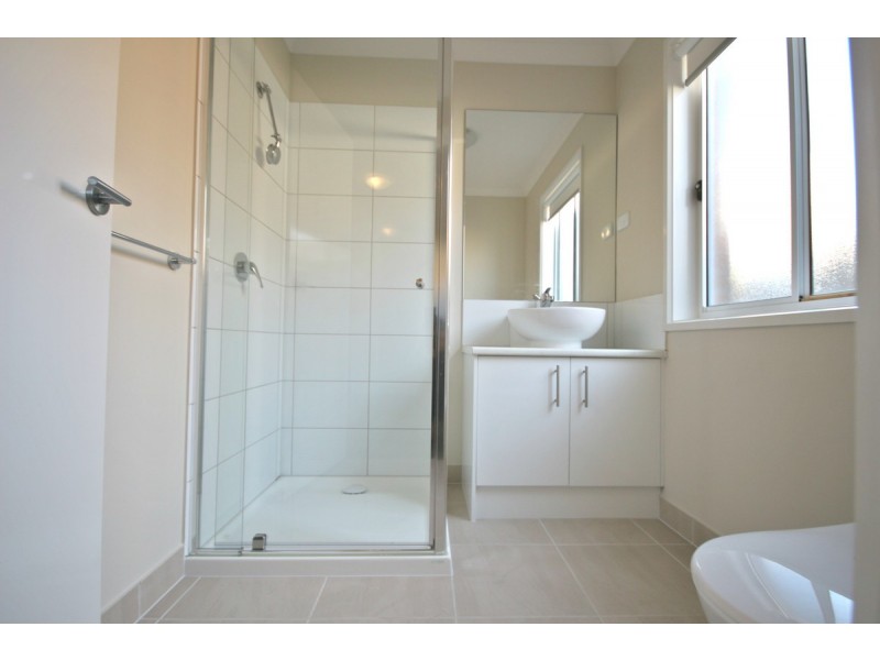 28 Loudon Circuit, Craigieburn VIC 3064