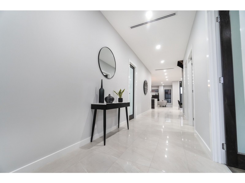 6 Northfield Drive, Craigieburn VIC 3064