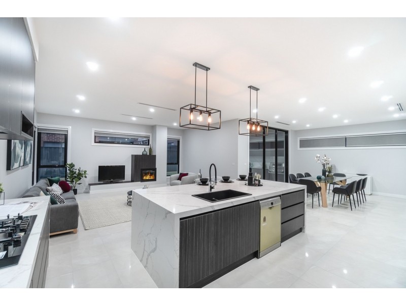 6 Northfield Drive, Craigieburn VIC 3064