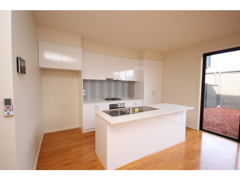 98 Newbury Boulevard, Craigieburn VIC 3064