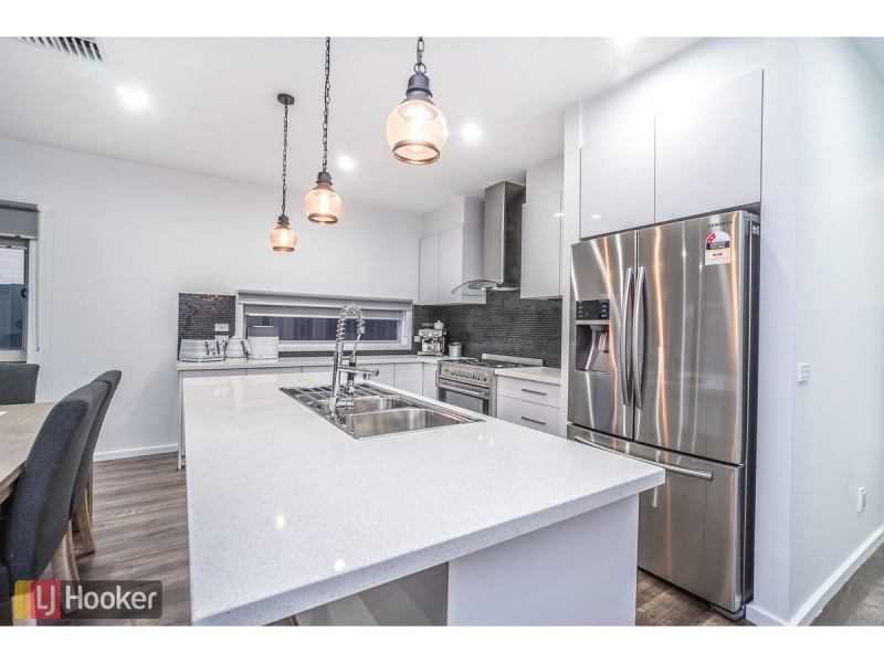 16 Ocean Way, Craigieburn VIC 3064