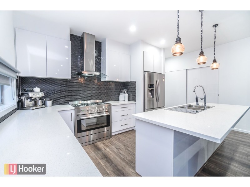 16 Ocean Way, Craigieburn VIC 3064