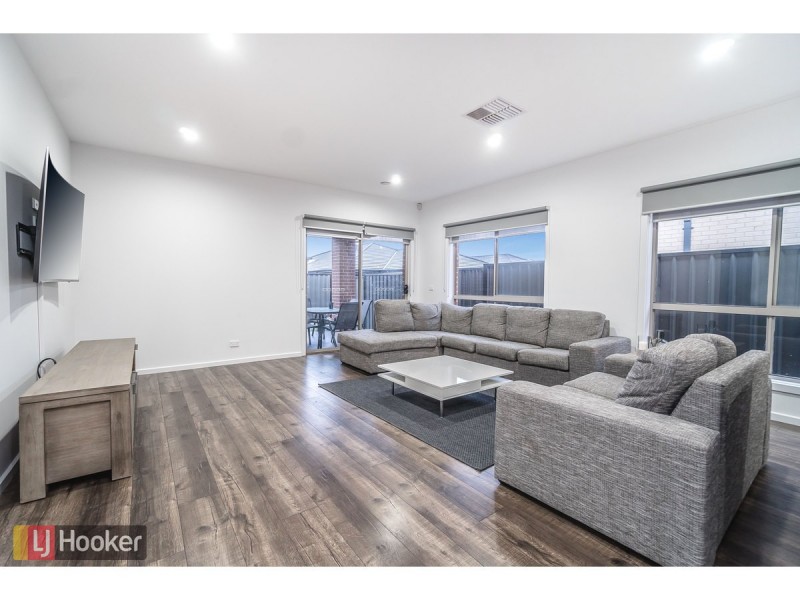 16 Ocean Way, Craigieburn VIC 3064