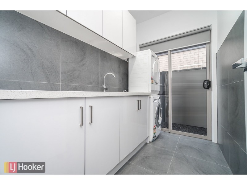 16 Ocean Way, Craigieburn VIC 3064