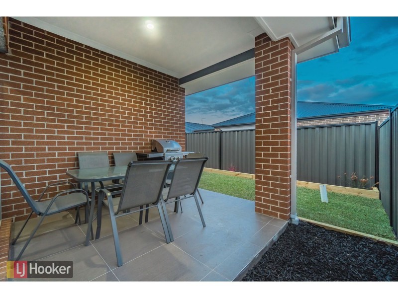 16 Ocean Way, Craigieburn VIC 3064