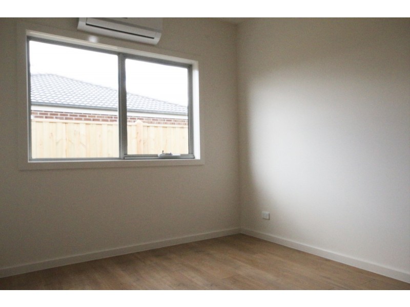 17 Martinshaw Road, Mickleham VIC 3064