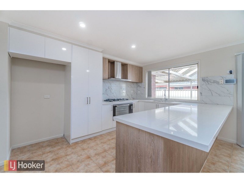 8 Bertrand Court, Craigieburn VIC 3064