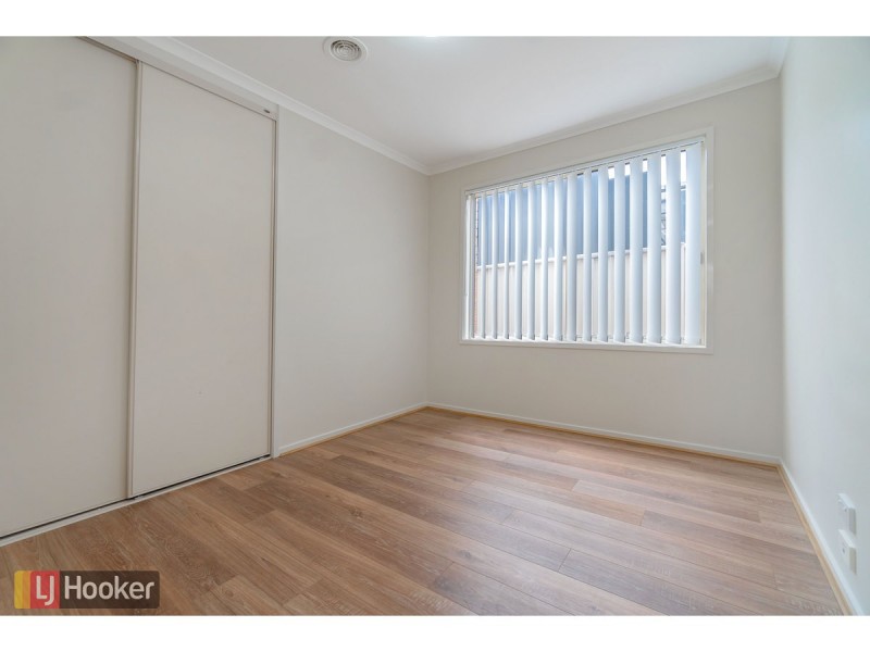 8 Bertrand Court, Craigieburn VIC 3064