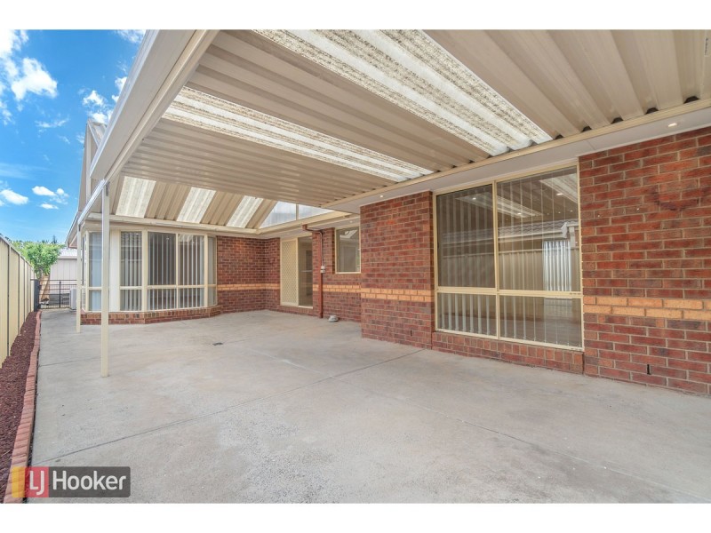 8 Bertrand Court, Craigieburn VIC 3064