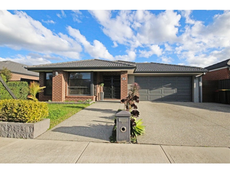 93 Biltmore Crescent, Roxburgh Park VIC 3064