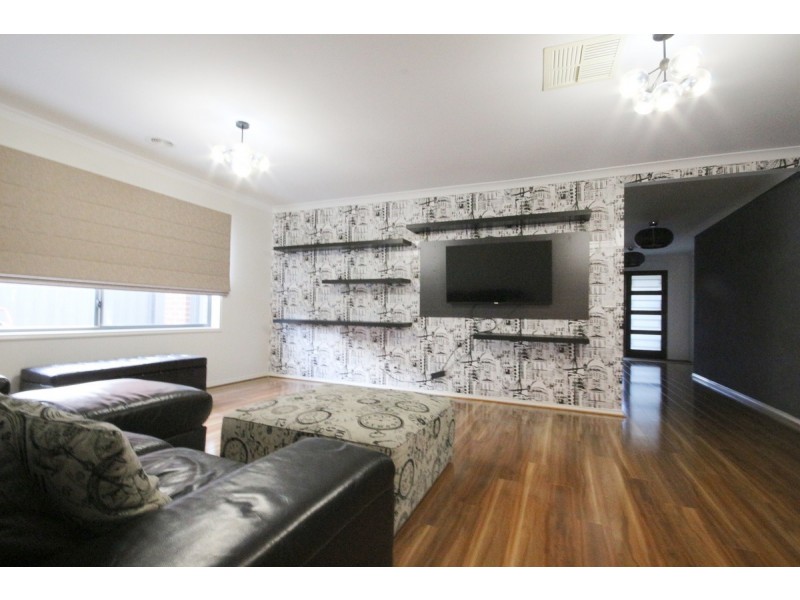 93 Biltmore Crescent, Roxburgh Park VIC 3064