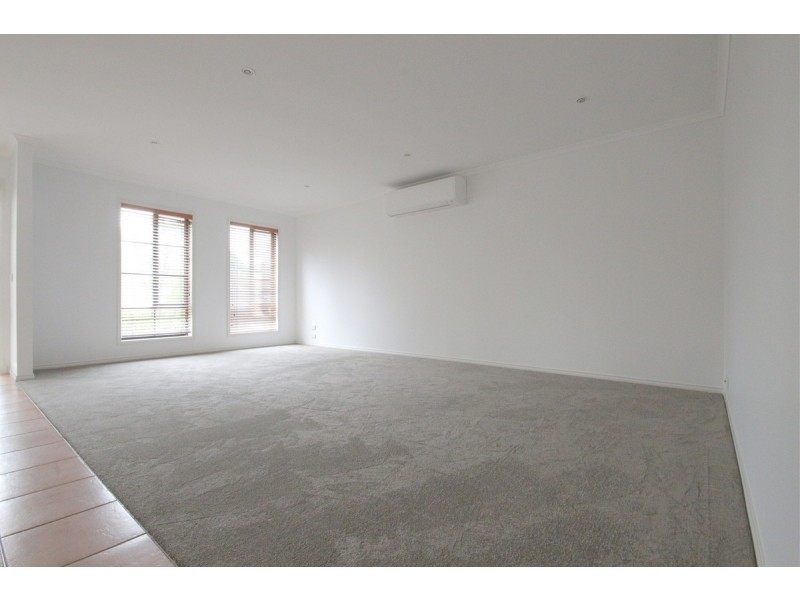 5 Swinburne Close, Craigieburn VIC 3064