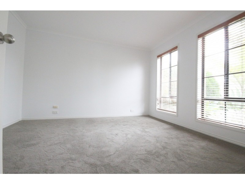 5 Swinburne Close, Craigieburn VIC 3064