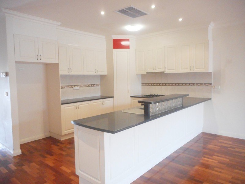 42 Burniston Avenue, Craigieburn VIC 3064