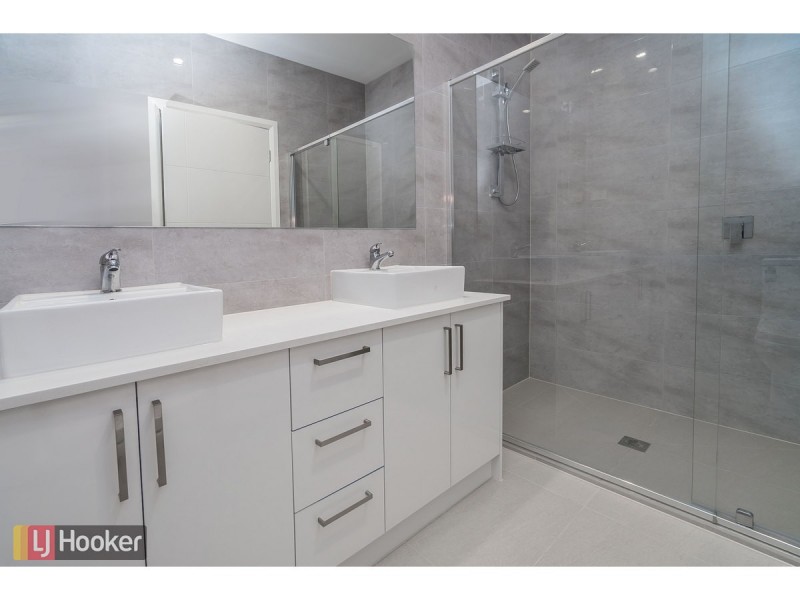 42 Fortitude Drive, Craigieburn VIC 3064