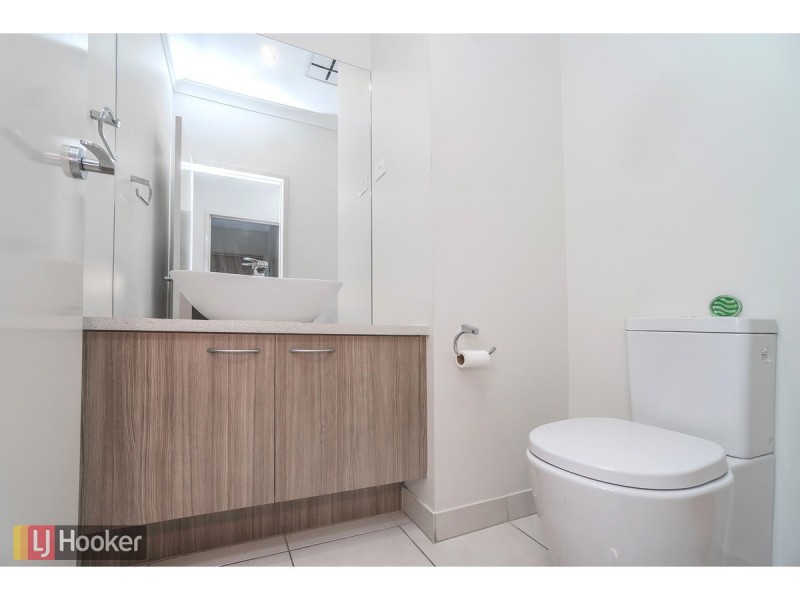 10 Scoria Circuit, Craigieburn VIC 3064