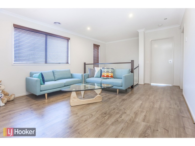 10 Scoria Circuit, Craigieburn VIC 3064