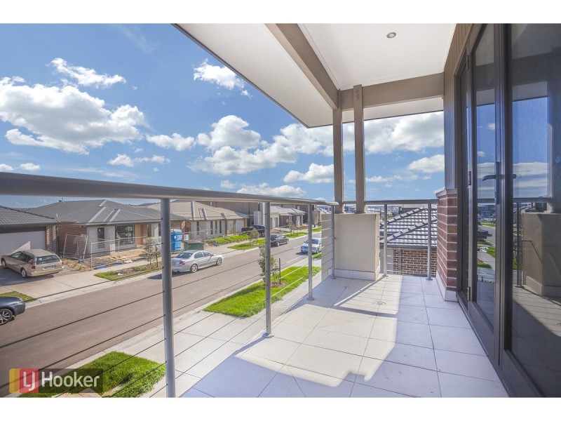 10 Scoria Circuit, Craigieburn VIC 3064
