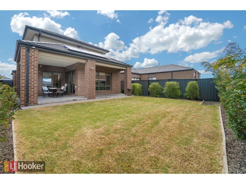 10 Scoria Circuit, Craigieburn VIC 3064