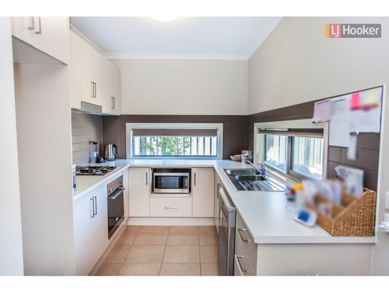 29 Bradshaw Avenue, Craigieburn VIC 3064