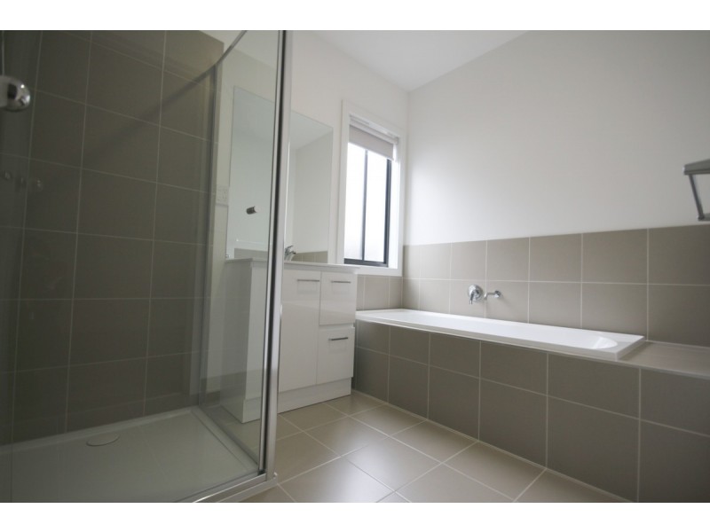 7 Valmont Street, Craigieburn VIC 3064