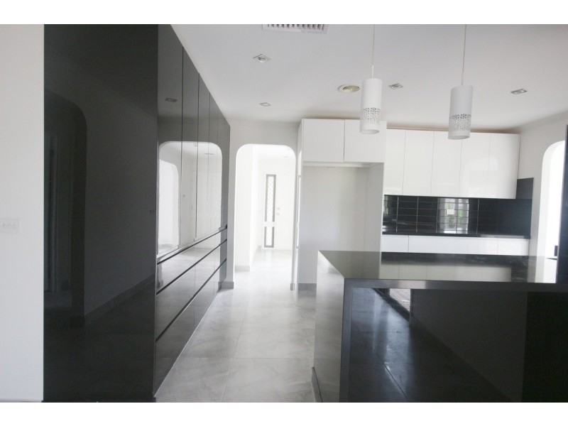 55 Bridgewater Road, Craigieburn VIC 3064