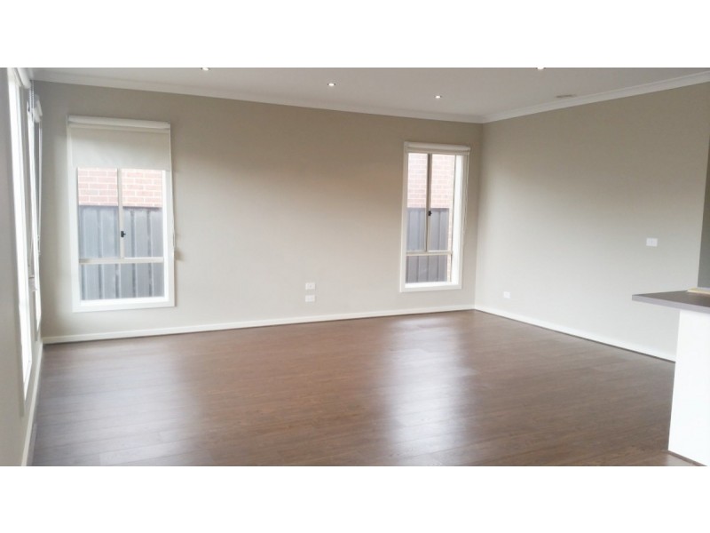 14 Woodford Street, Craigieburn VIC 3064