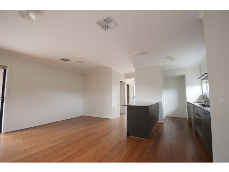 40 Trillium Boulevard, Mickleham VIC 3064