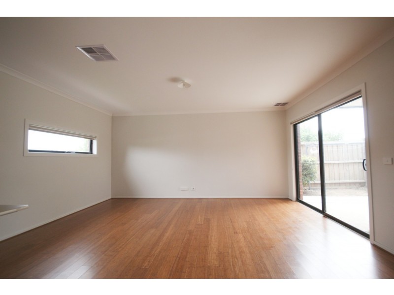 40 Trillium Boulevard, Mickleham VIC 3064